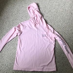 Vineyard vines shirt with hood